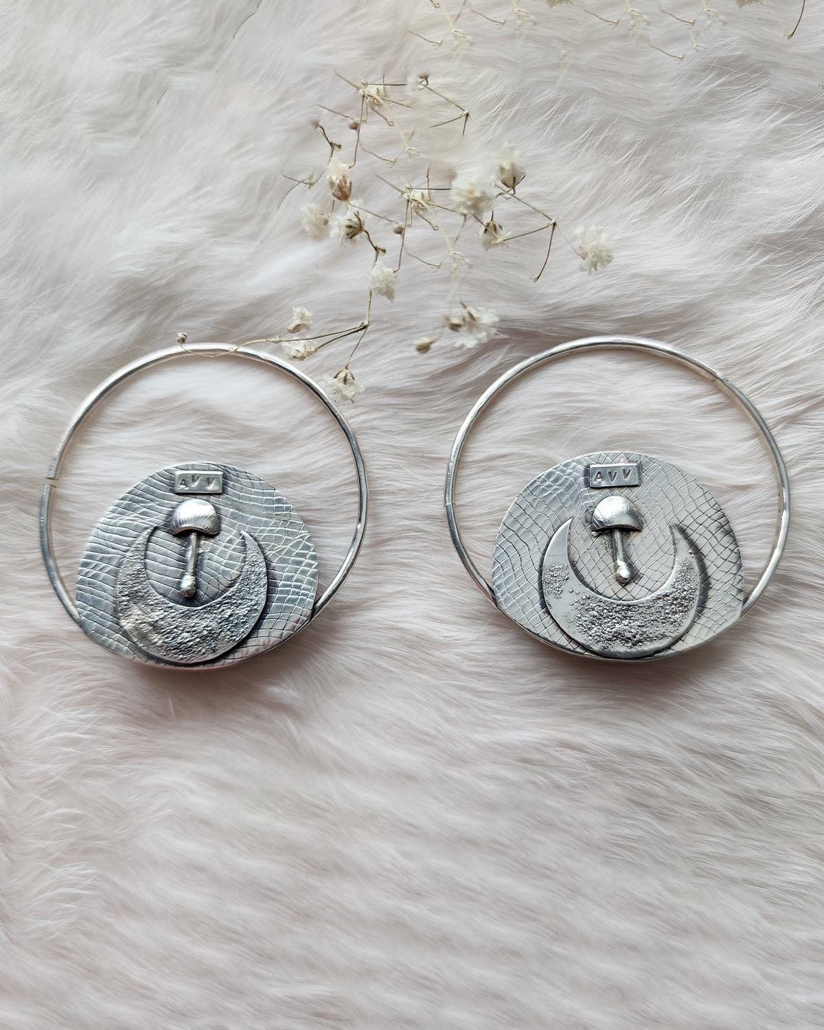 MOON WATER EAR WEIGHTS