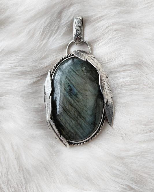 BETWEEN WORLDS (LABRADORITE) PENDANT